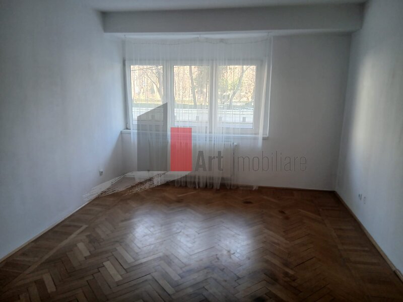 Universitate, Parcul Cismigiu, 3 camere